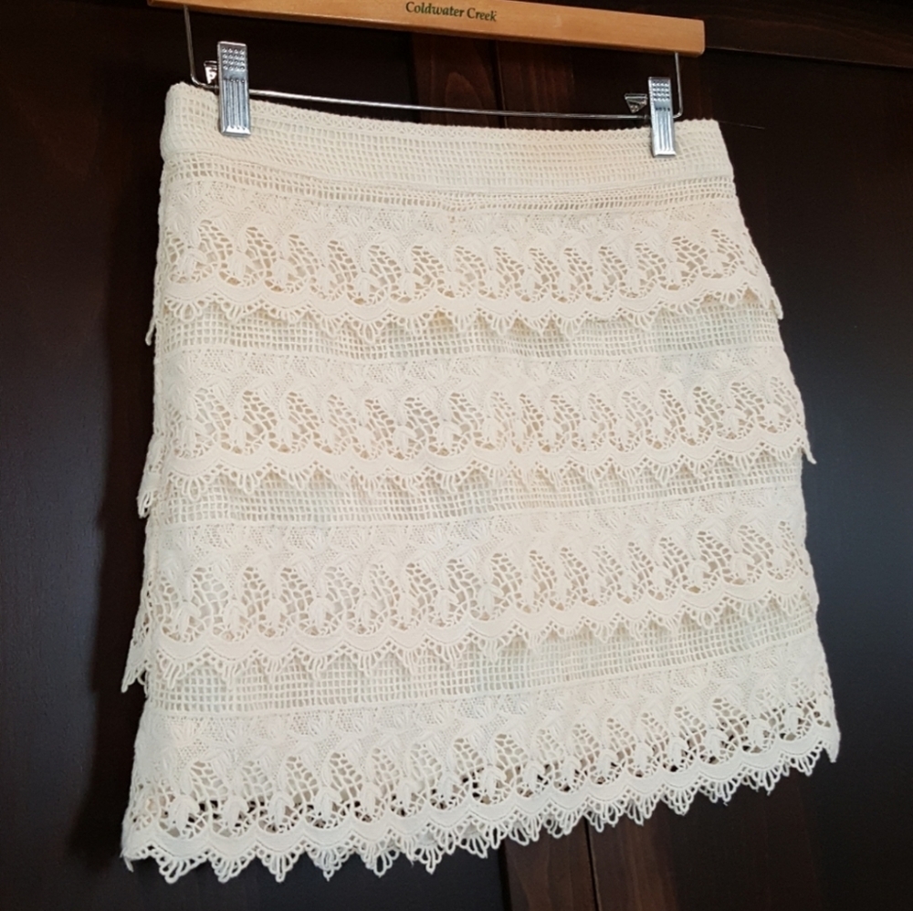 American Eagle Outfitters Cream Lace Mini Skirt